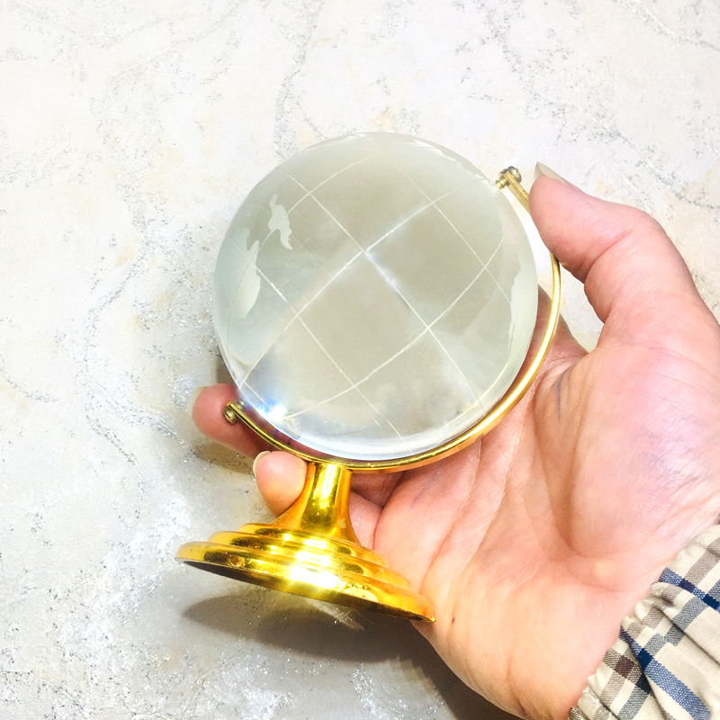 کره کریستالی بزرگ طلایی